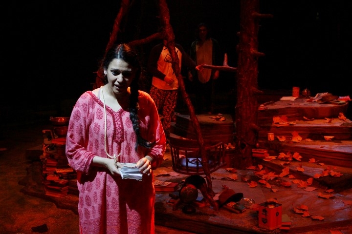 Asha Kingsley in The Story Giant. Photograph by Stephen Vaughan.