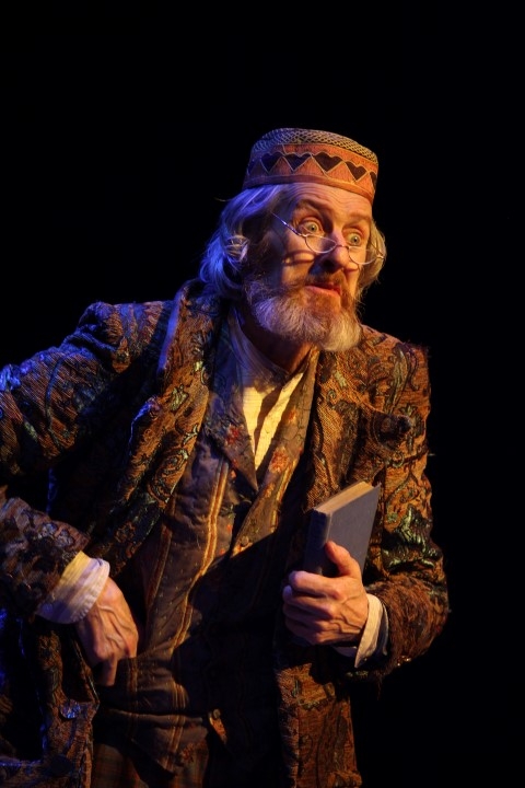 Richard Bremmer as The Story Giant. Photograph by Stephen Vaughan.