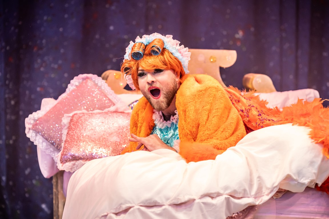 The Rock 'N' Roll panto Red Riding Hood, Ben Welch as Grandma Millicent Merry © Marc Brenner