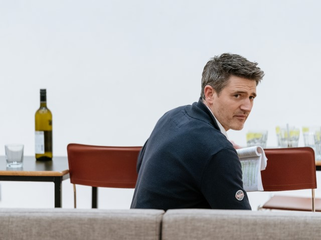 Tom Chambers in rehearsals for Dial M for Murder © Manuel Harlan