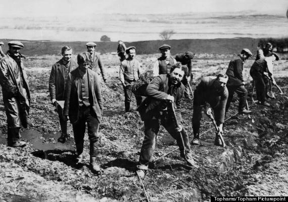 Another group of conscientious objectors in Dartmoor who were put to work 